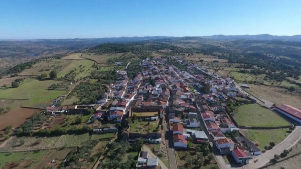 Cumbres de San Bartolomé denuncia la muerte de un vecino tras esperar una ambulancia dos horas