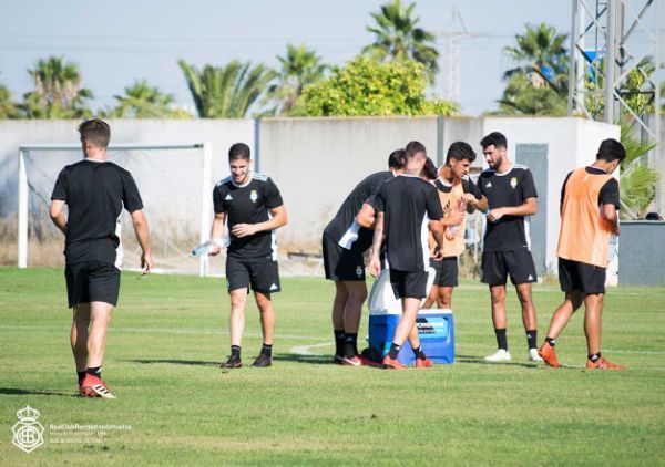 La plantilla del Recreativo valora adoptar nuevas medidas de protesta