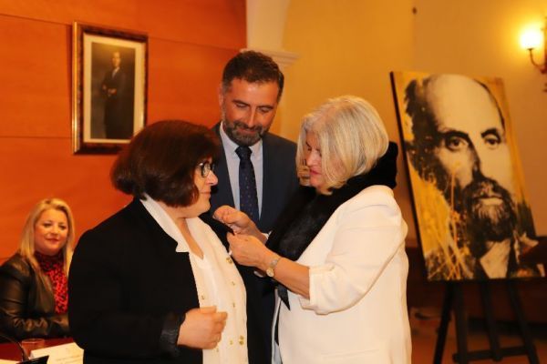La investigadora Soledad González recibe el Perejil de Plata de la Fundación Zenobia-Juan Ramón