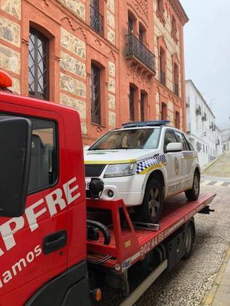 Aracena se queda sin coche patrulla tras dos años advirtiendo de continúas averías