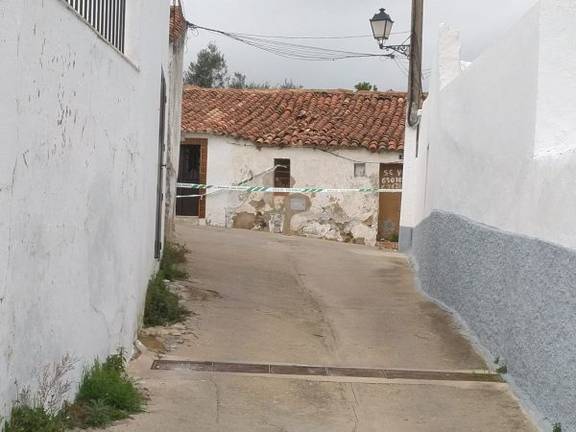 Vecinos asaltan la casa de Bernardo Montoya en El Campillo