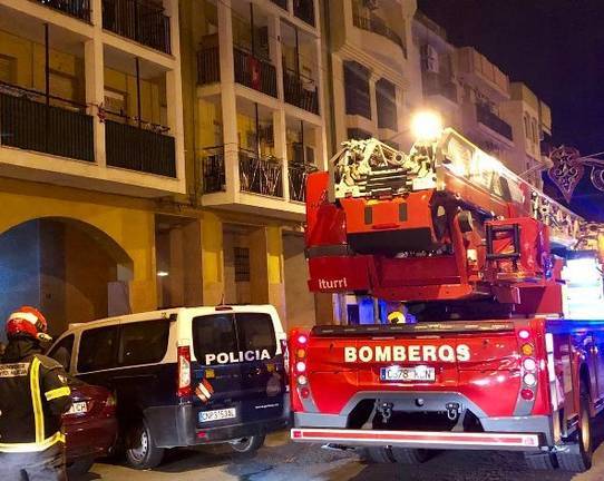 Un incendio por una secadora deja varios atendidos por inhalación de humo en la capital