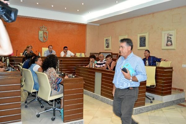 Una denuncia contra Francisco Bella enturbia la campaña municipal en Almonte