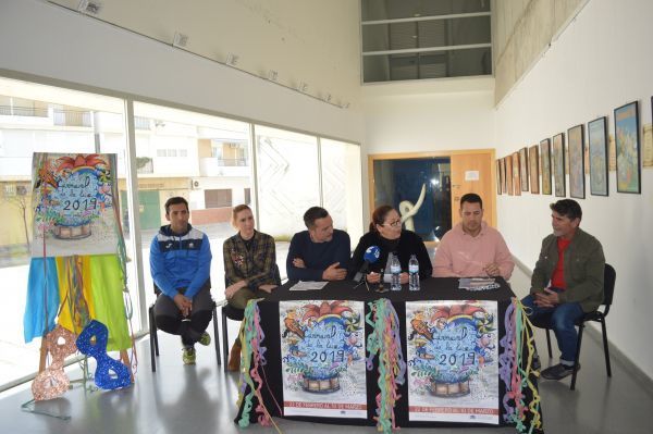 El carnaval de Punta Umbría ya acerca su luz