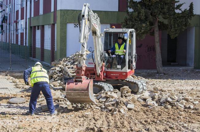 Arrancan las obras del solar anexo a la Plaza del Andévalo en la capital