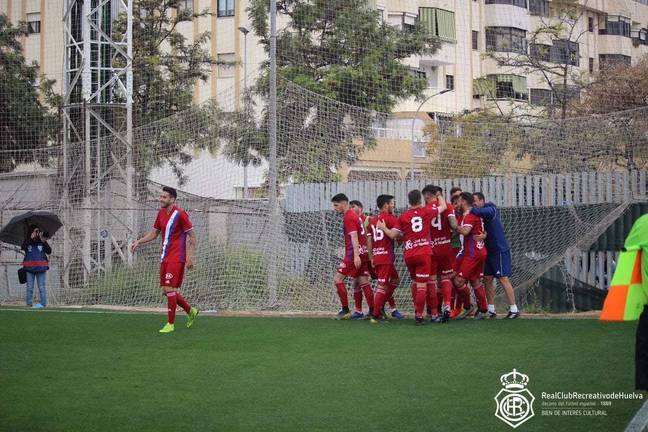 Tropi roba, juega y marca en la corta victoria del Recreativo en Málaga (0-1)