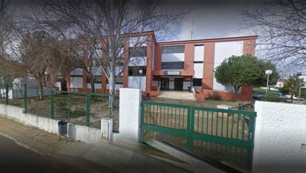 Las presiones llevan al IES El Andévalo a suspender la actividad para este 8M