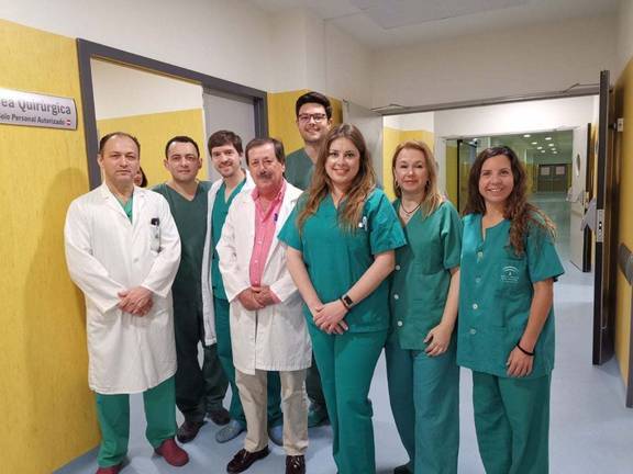 Traumatólogos del Infanta Elena, premiados por un estudio sobre cirugía de la artrosis del pulgar