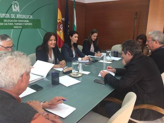 La Junta pone mediadoras interculturales para atender a las temporeras