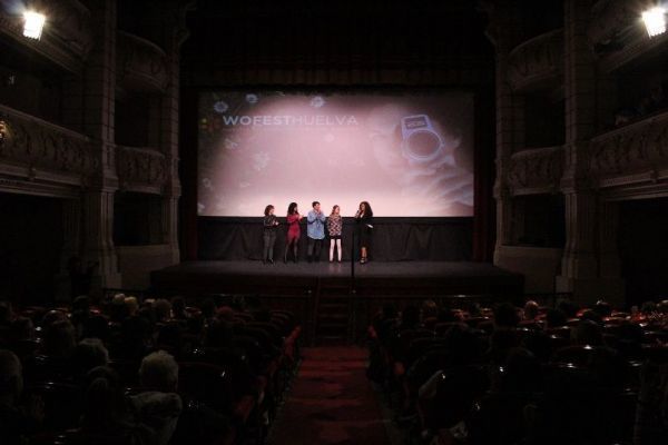 El pre-estreno mundial de ‘El pan de la guerra’ llena el Gran Teatro