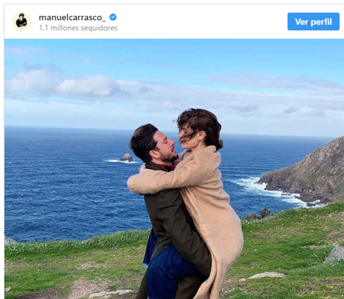 Manuel Carrasco y Almudena Navalón comparten sus románticas vacaciones gallegas con sus fans