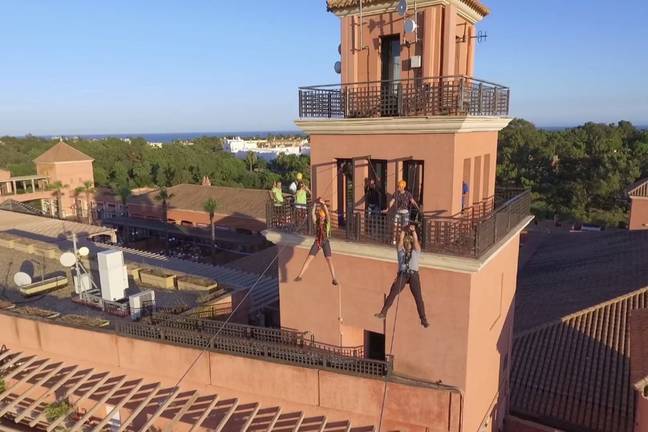 Islantilla adelanta al sábado la apertura de la tirolina más larga de Europa