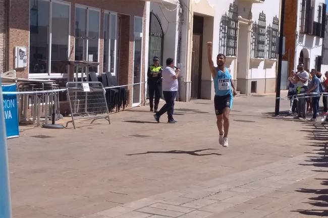 Zakaría Boufaljat y María Belmonte reinan en el XXIX Cross Popular San Juan Bautista