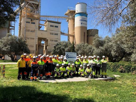 La fábrica de Cementos Cosmos de Niebla celebra 8 años sin accidentes con baja