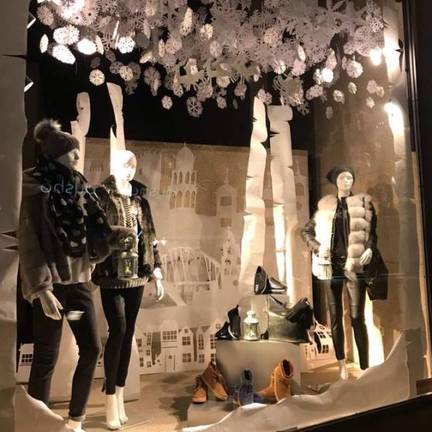 ARANDANOS. El lujo de La Moda en Ponferrada