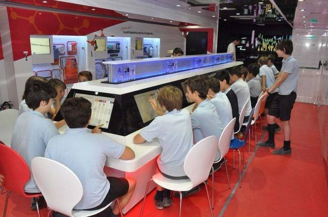 La educación energética en Huelva va sobre ruedas con el Aula Móvil de la Fundación Repsol
