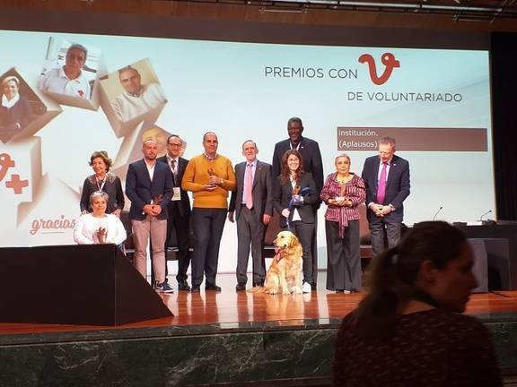 Premio nacional de voluntariado para la onubense Noelia Zamorano y su perro Lenny
