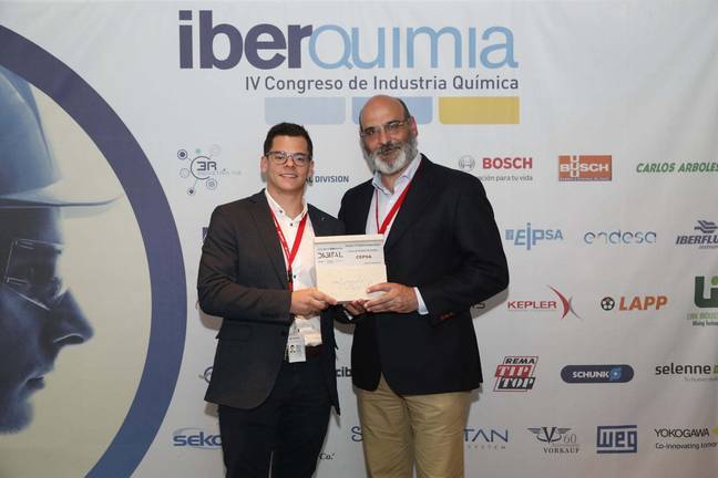 Cepsa, premiada por su proyecto de inteligencia artificial para optimizar los procesos químicos