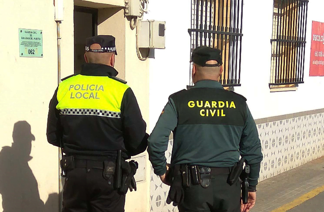 Tres detenidos, dos de ellos menores, por el robo en viviendas de Rociana del Condado