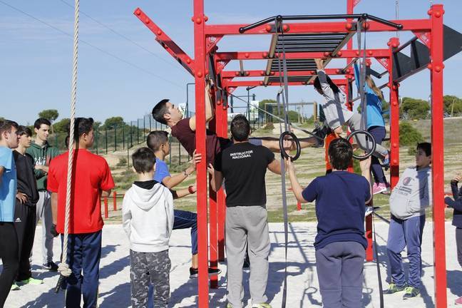 El Parque El Camaleón de Islantilla acoge este fin de semana un taller de Calistenia