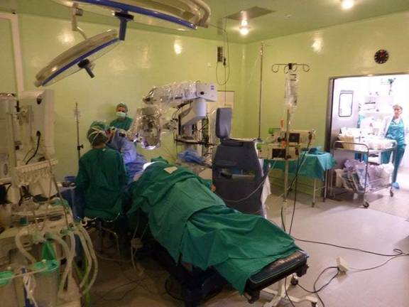 Salud quiere que a finales de 2019 estén operados los pacientes más urgentes