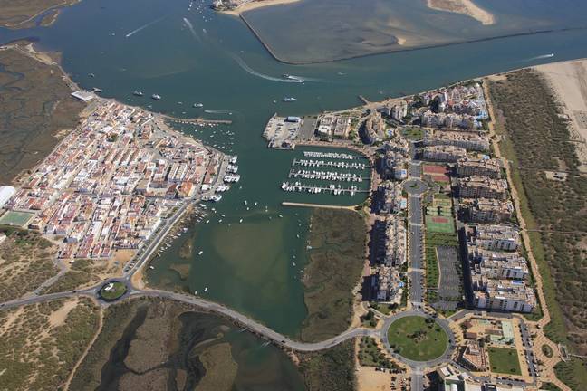 La Guardia Civil interviene 2.100 kilos de hachís en Punta del Moral
