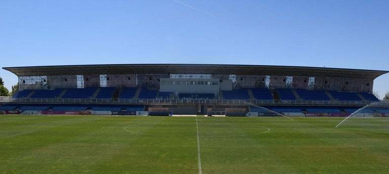 Indignación con el horario, las televisiones y las entradas del Fuenla-Recre