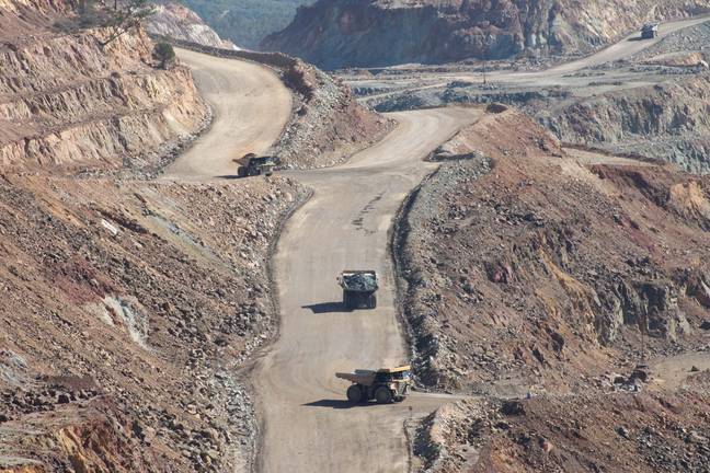 Una sentencia destapa el abuso en la mina de Riotinto: Un trabajador realizó 862 horas extras en un año