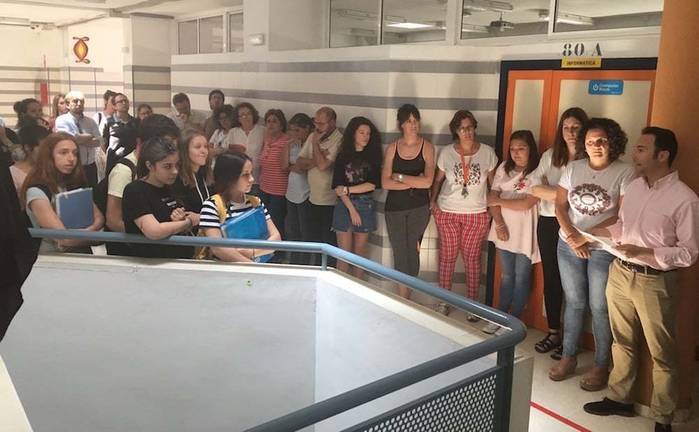 Laura Luelmo ya da nombre al Aula de Dibujo del instituto de Nerva