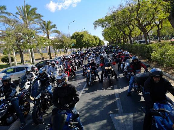 Casi 450 motos participan en la ruta solidaria del CSIF