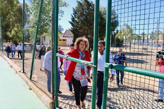 Pilar Marín promete un complejo deportivo junto al Paseo de la Ría