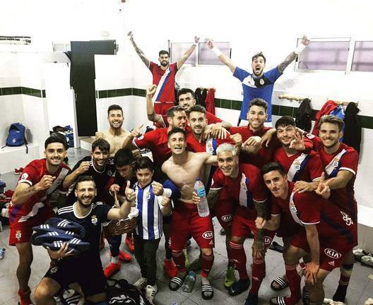 La bomba de Marc Martínez estalla en el vestuario del Recre