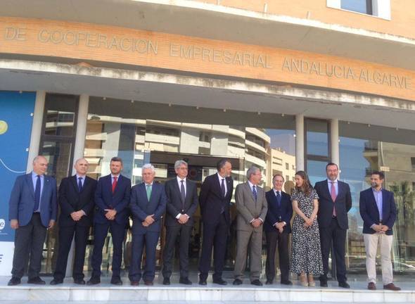 La Junta propone redoblar el esfuerzo con la industria en Huelva en una reunión con Aiqbe