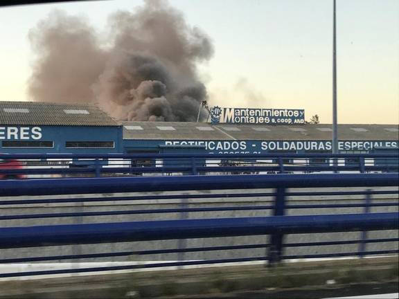 Extinguido el incendio en una nave de marisco en Huelva