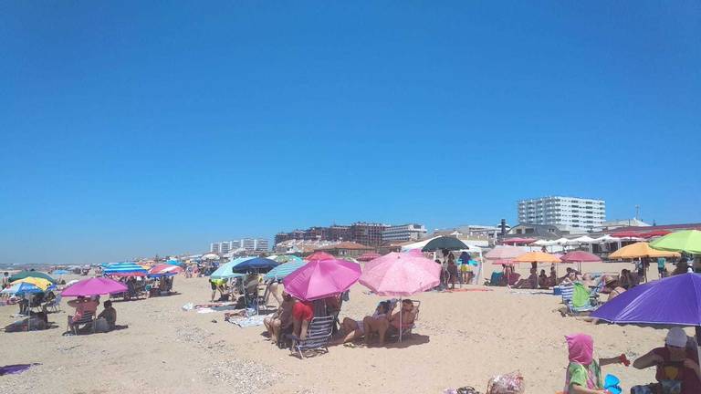 Éxodo a las playas en el primer fin de semana de calor