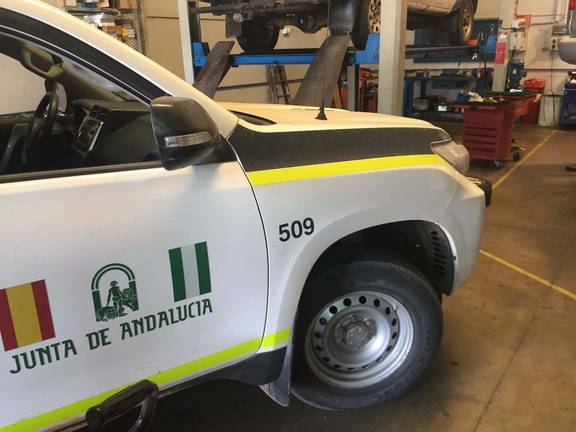 La Policía Adscrita a la Junta denuncia 13 talleres ilegales de mecánica en Huelva
