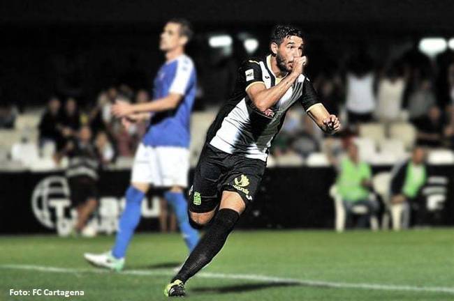 El Recreativo persigue el fichaje del zaguero Moisés García
