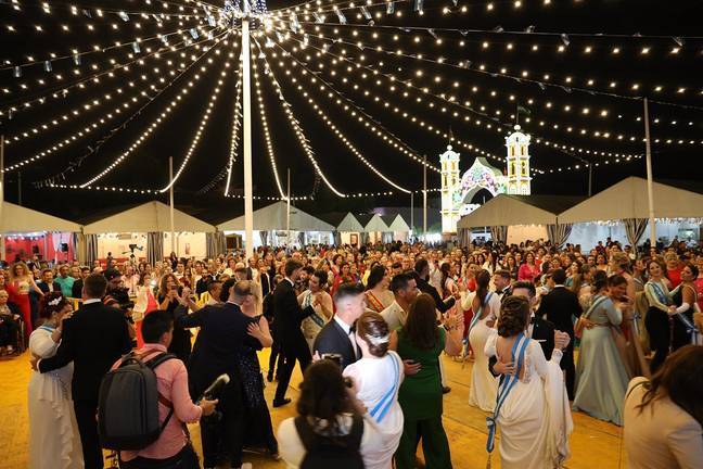 La coronación de Ángela González y el pregón de Rafael Romero abren las fiestas de San Juan