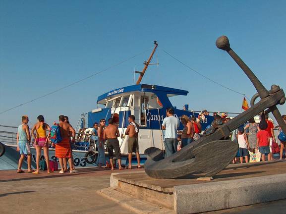 La canoa de Punta Umbría comienza la temporada este viernes