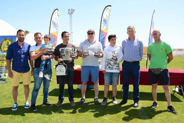 Más de 200 aves se reúnen en el concurso de silvestrismo de Palos