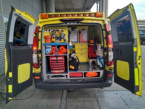 Herido tras caerle parte del techo de su habitación en Almonte