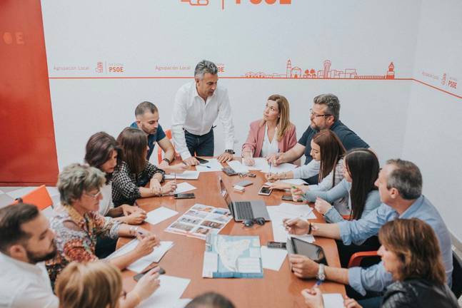 El PSOE vuelve a la alcaldía de Isla Cristina tras un pacto con AxSí y los independientes