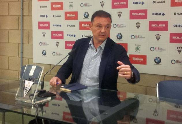 El Ayuntamiento sondea a Garrido de cara a una posible venta del Recreativo