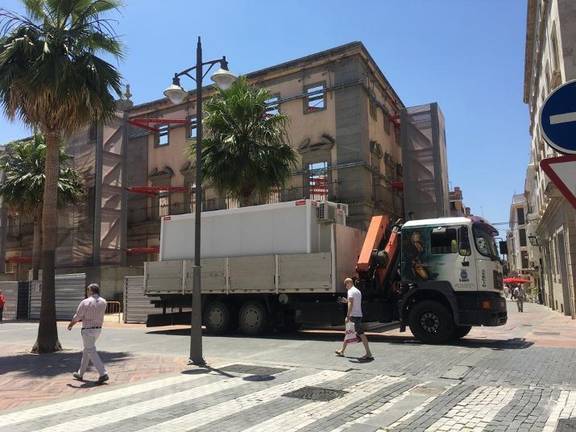 Denuncian la paralización de las obras del edificio de Hacienda por problemas económicos