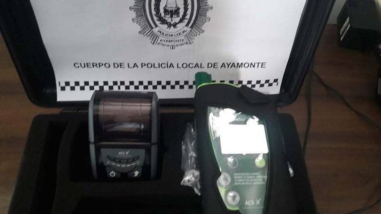Investigado por conducir en Ayamonte con 8 veces la tasa de alcohol y arremeter contra varios coches