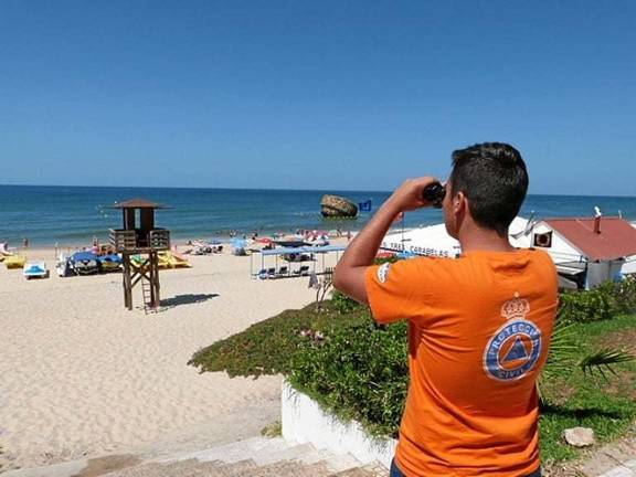 Doble castigo europeo a Huelva: Retirada de banderas azules y multas por verter aguas residuales