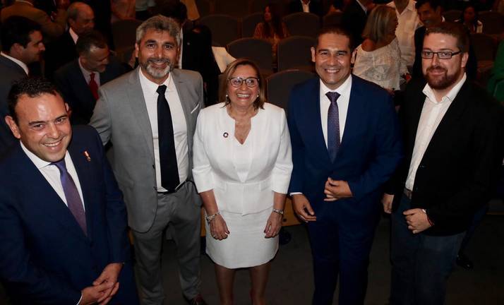 Los cinco del Congreso se unen en el Foro