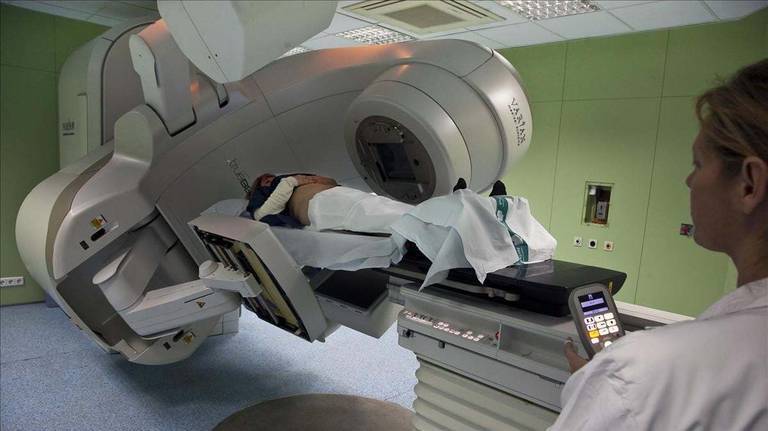 La avería en el equipo de radiología del Juan Ramón deja sin sesiones a los pacientes de cáncer
