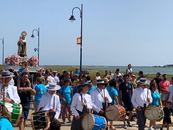 La Virgen del Carmen recorre la barriada ayamontina de Canela