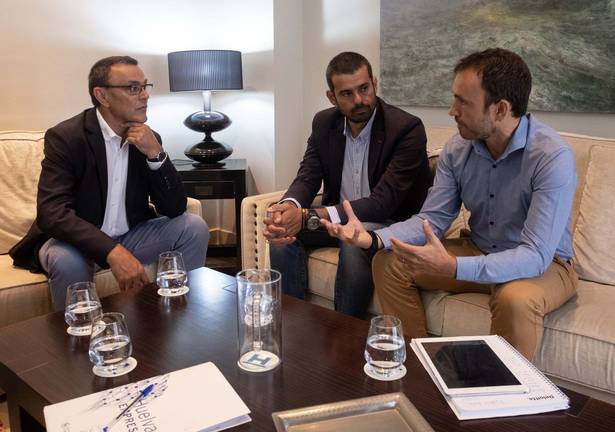 Diputación respalda el etiquetado inteligente para los productos agroalimentarios onubenses